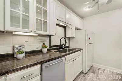 1323 Queens Road #227, Charlotte, NC 28207 - Photo 12