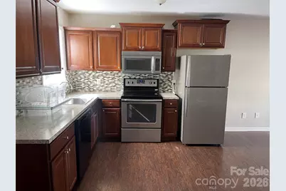 1057 19th Street NE, Hickory, NC 28601 - Photo 4