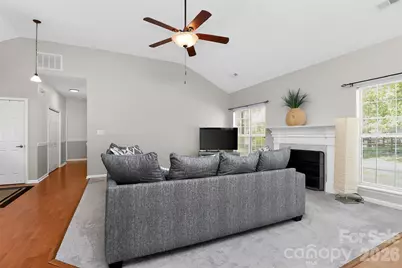 10631 Jardin Way, Charlotte, NC 28215 - Photo 8