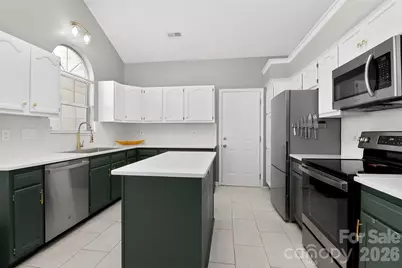 10631 Jardin Way, Charlotte, NC 28215 - Photo 14