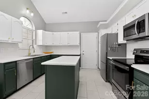 10631 Jardin Way, Charlotte, NC 28215 - Photo 14