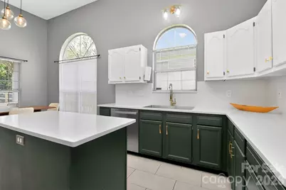 10631 Jardin Way, Charlotte, NC 28215 - Photo 16