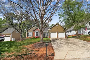 10631 Jardin Way, Charlotte, NC 28215 - Photo 2