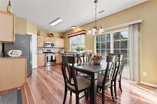 2723 Old Ironside Dr, Charlotte, NC 28213 - Photo 10