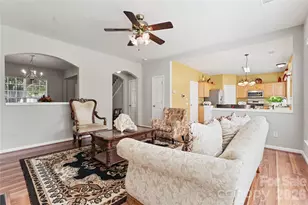 2723 Old Ironside Dr, Charlotte, NC 28213 - Photo 8