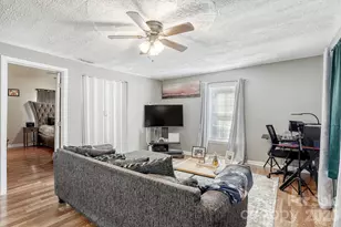 409 W Norment Ave, Gastonia, NC 28052 - Photo 4
