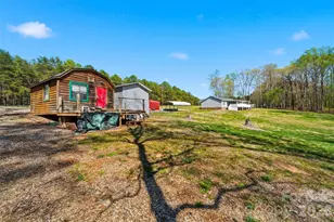 2981 Community Rd, Claremont, NC 28610 - Photo 10