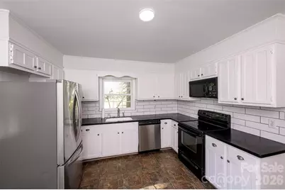 6629 Knightswood Drive, Charlotte, NC 28226 - Photo 10