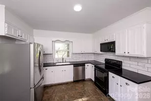 6629 Knightswood Dr, Charlotte, NC 28226 - Photo 10