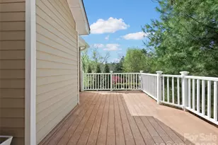 21 Old Applewood Ln, Hendersonville, NC 28739 - Photo 16