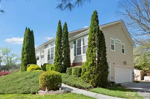 21 Old Applewood Ln, Hendersonville, NC 28739 - Photo 2