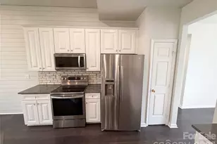 12014 Cheviott Hill Ln, Charlotte, NC 28213 - Photo 16