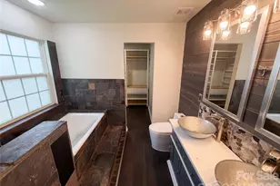 12014 Cheviott Hill Ln, Charlotte, NC 28213 - Photo 20