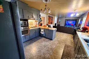 708 Green St E, Wilson, NC 27893 - Photo 6