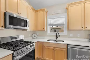 432 Sassafras Dr, Hendersonville, NC 28739 - Photo 10