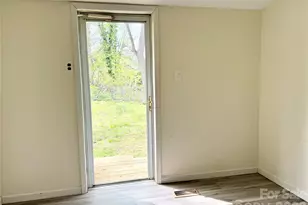 2025 28th St NE, Hickory, NC 28601 - Photo 8