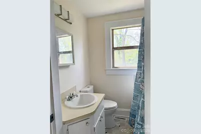 2025 28th Street NE, Hickory, NC 28601 - Photo 12