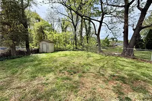 2025 28th St NE, Hickory, NC 28601 - Photo 16