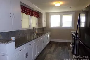 729 Spruce St, Mooresville, NC 28115 - Photo 2