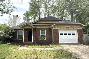 5919 Hunters Crossing Ln, Charlotte, NC 28215 - Photo 1