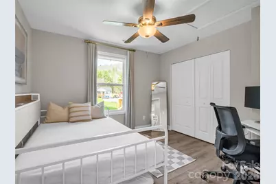 29 Kanes Drive, Hendersonville, NC 28739 - Photo 16