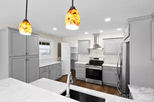 362 Gray Fox Rd, Rosman, NC 28772 - Photo 4