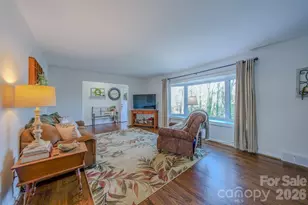 1 Mayfair Dr, Candler, NC 28715 - Photo 8