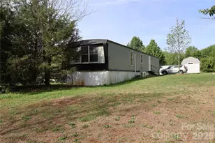 126 Cedarvale Dr, Harmony, NC 28634 - Photo 4