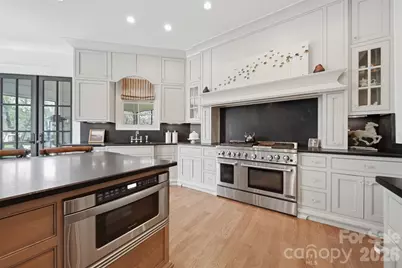 834 9th Avenue NW, Hickory, NC 28601 - Photo 14