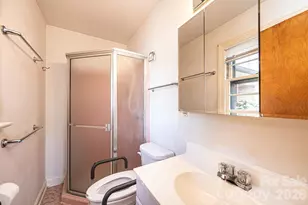 781 23rd Ave NE, Hickory, NC 28601 - Photo 32