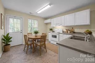 2246 Sunset Blvd, Charlotte, NC 28269 - Photo 2