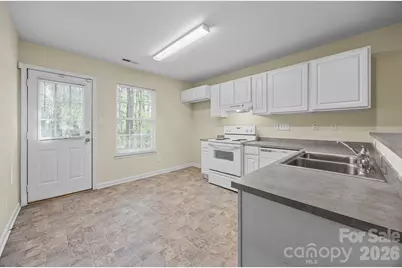 2246 Sunset Boulevard, Charlotte, NC 28269 - Photo 10