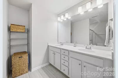 10041 Brittondale Lane, Charlotte, NC 28215 - Photo 12