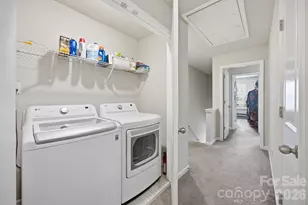 10041 Brittondale Ln, Charlotte, NC 28215 - Photo 2