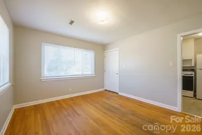 829 4th Avenue SW, Hickory, NC 28602 - Photo 4