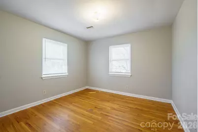 829 4th Avenue SW, Hickory, NC 28602 - Photo 14