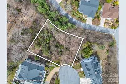 2325 Pommel Road #2325, Hendersonville, NC 28791 - Photo 2