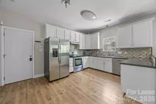 1321 Burtonwood Cir, Charlotte, NC 28212 - Photo 10