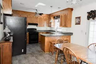 2465 Wellington Dr, Gastonia, NC 28054 - Photo 14