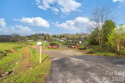 618 Beaverdam Street, Canton, NC 28716 - Photo 18