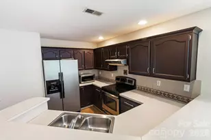 9313 Four Mile Crk Rd, Charlotte, NC 28277 - Photo 10