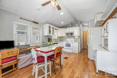 125 Maple Street, New London, NC 28127 - Photo 8