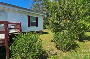 510 Phillips St, Fairmont, NC 28340 - Photo 6