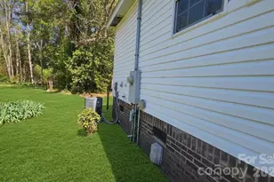 510 Phillips St, Fairmont, NC 28340 - Photo 4