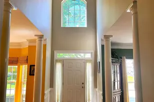 9310 Autumn Applause Dr, Charlotte, NC 28277 - Photo 2