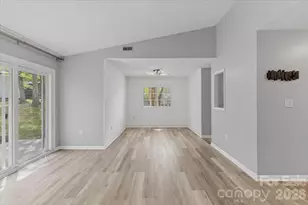 2516 Turnberry Ln, Charlotte, NC 28210 - Photo 6