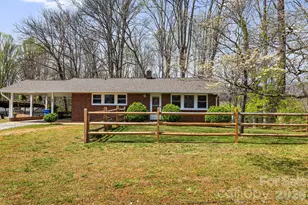 194 Carolina Ave, Brevard, NC 28712 - Photo 2