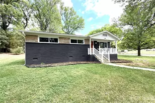 1200 Weststone Dr, Charlotte, NC 28208 - Photo 2