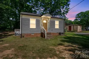304 Margie St, Belmont, NC 28012 - Photo 2