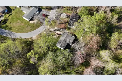 33 Springside Drive, Hendersonville, NC 28792 - Photo 2